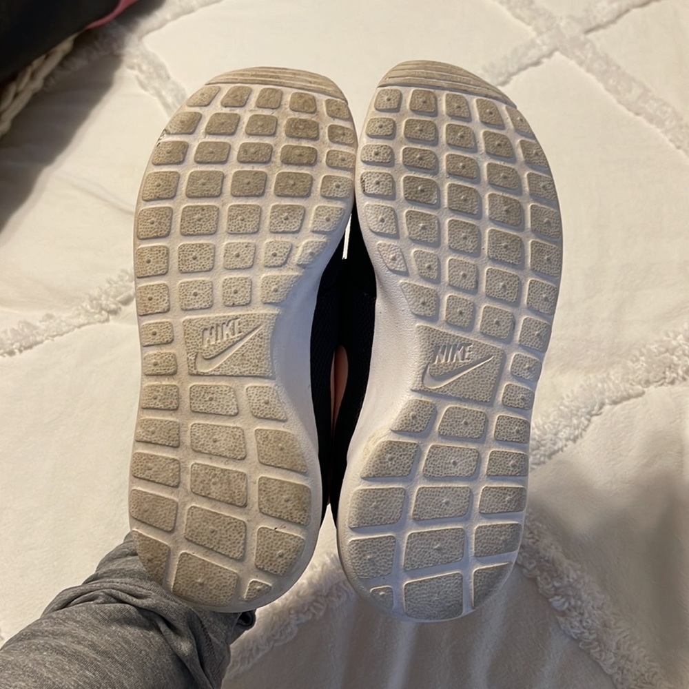 Nike Rosche - image 5